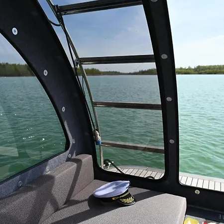 Wohnen Auf Der Marina Lagovida, Hausboot Mit Sonnenterrassen Auf 20 Qm Grosspösna