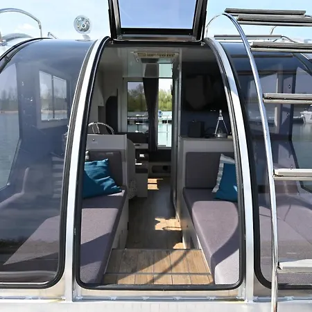 Wohnen Auf Der Marina Lagovida, Hausboot Mit Sonnenterrassen Auf 20 Qm Botel *