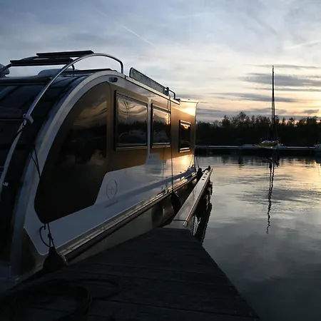 Wohnen Auf Der Marina Lagovida, Hausboot Mit Sonnenterrassen Auf 20 Qm *
