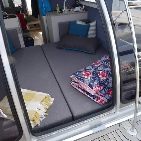 Hotel na wodzie Exklusives Wohnen Auf Dem Boot In Der Marina Lagovida Mit Direktem Seezugang