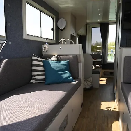 Wohnen Auf Der Marina Lagovida, Hausboot Mit Sonnenterrassen Auf 20 Qm Botel