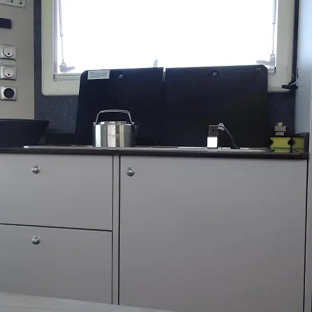 Hotel na wodzie Exklusives Wohnen Auf Dem Boot In Der Marina Lagovida Mit Direktem Seezugang