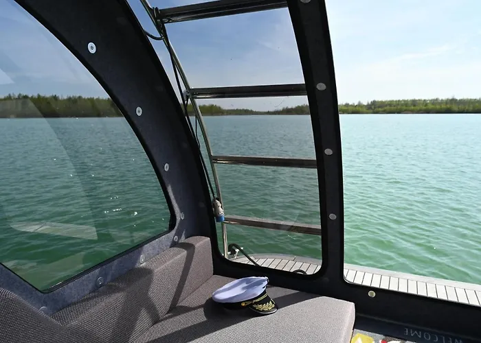 Wohnen Auf Der Marina Lagovida, Hausboot Mit Sonnenterrassen Auf 20 Qm Grosspoesna