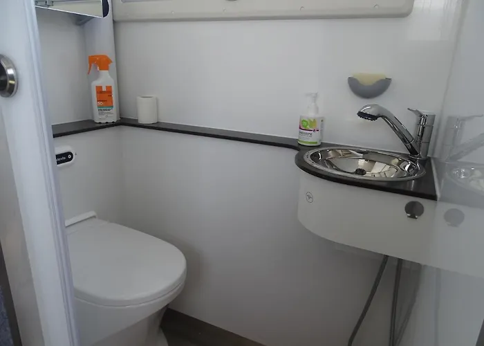 Wohnen Auf Der Marina Lagovida, Hausboot Mit Sonnenterrassen Auf 20 Qm * Grosspoesna