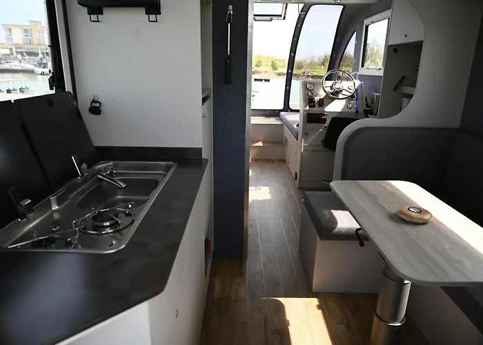 Wohnen Auf Der Marina Lagovida, Hausboot Mit Sonnenterrassen Auf 20 Qm Grosspoesna