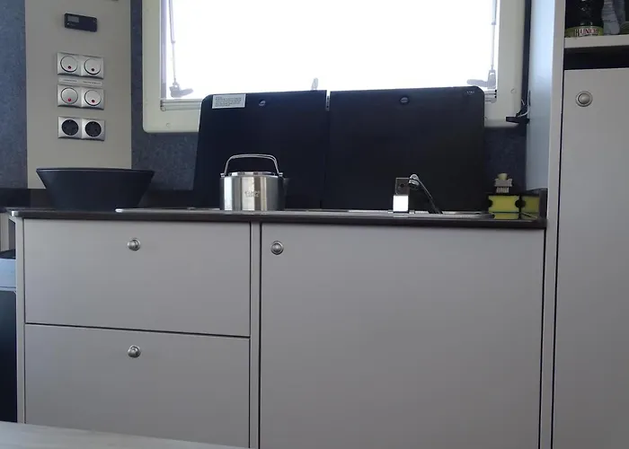 Hotel na wodzie Wohnen Auf Der Marina Lagovida, Hausboot Mit Sonnenterrassen Auf 20 Qm